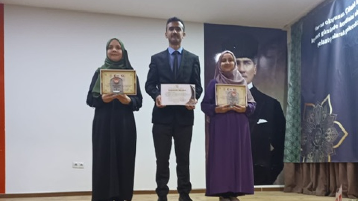 Ortaokul Kız Öğrenciler Hafızlık ve Kuran-ı Kerim Güzel Okuma Yarışması